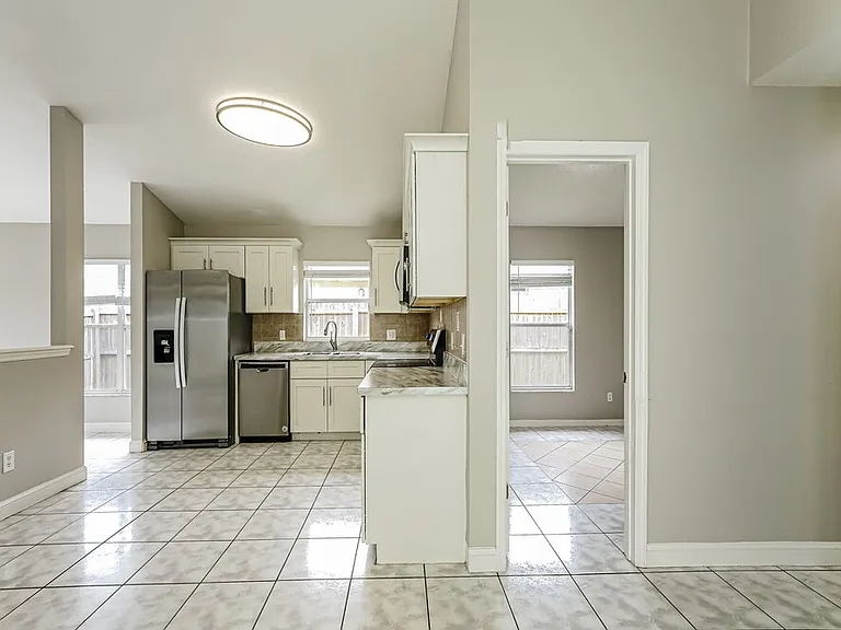 9599 Lupine Ave — Photo 6