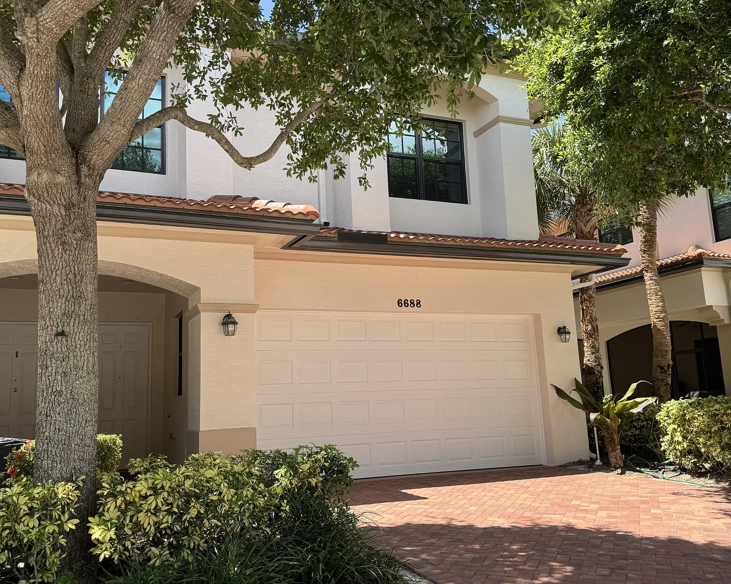3 bed, 2.5 bath, 2256 sqft, $2,950 — Photo 1