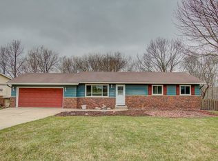 1012 Chelsea Cir, Hartland, WI 53029
