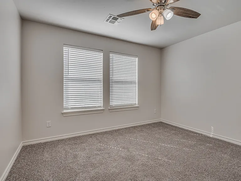 818 W Nevada Ave — Photo 21