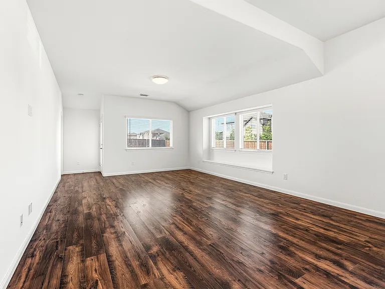1204 Sumner St — Photo 11