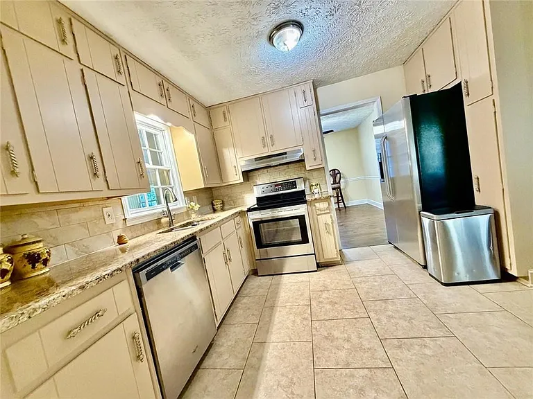665 Arnold Rd — Photo 13