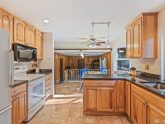 3rd image of 13912 55th Ave NW