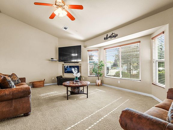 5th image of 2606 Sapphire Ln