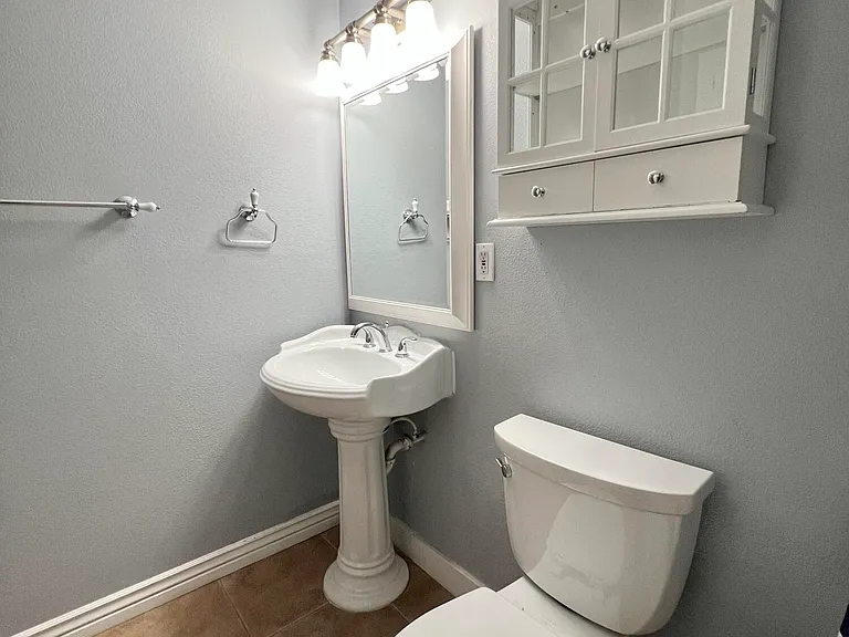 2914 N 49th Ave — Photo 12
