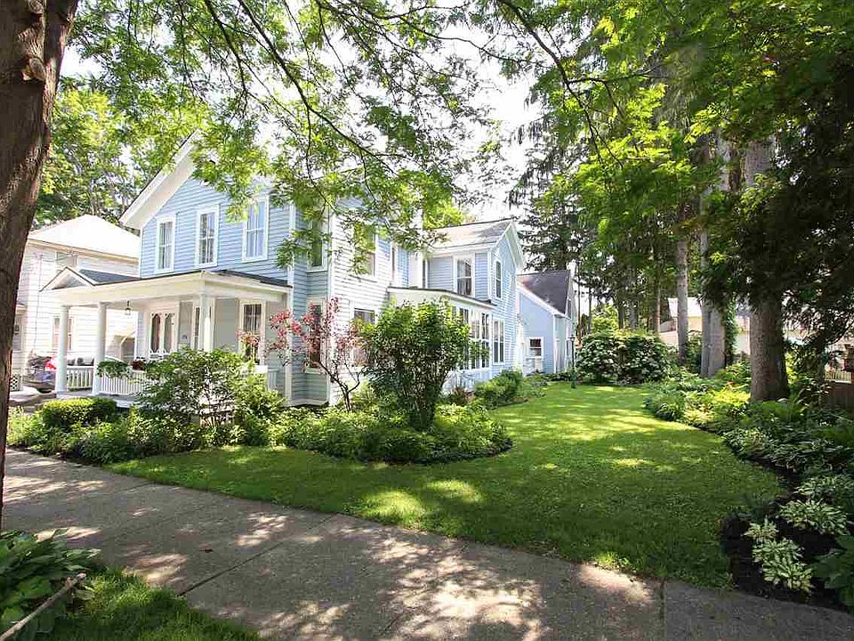 1st image of 176 Nelson Ave