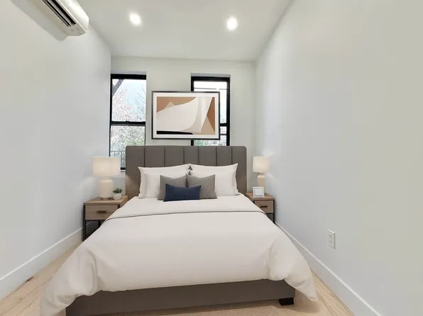 828 Hart Street image 2 of 12