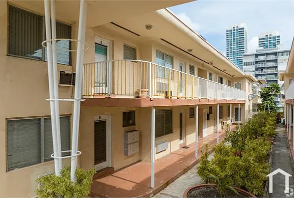 2 bed, 720 sqft, $2,200 — Photo 2