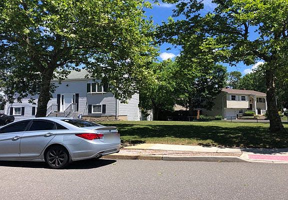 2nd image of 936 Fairview Dr