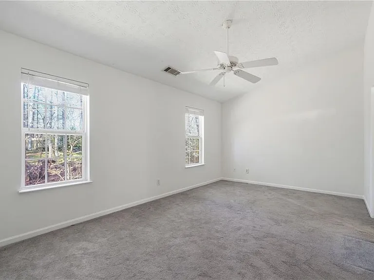 2913 Greyhawk Ln — Photo 30