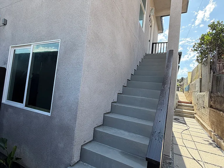 637 S 32nd St — Photo 13