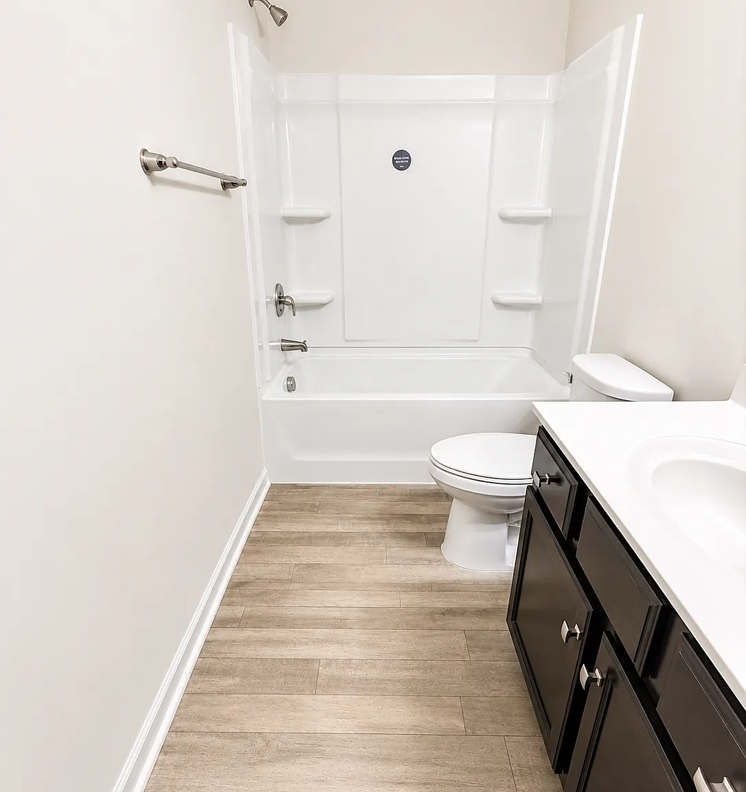 4 bed, 2.5 bath, 2904 sqft, $2,895 — Photo 4