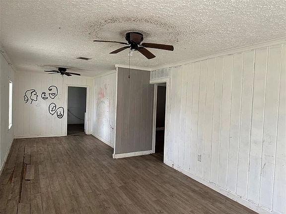 5th image of 110 High St