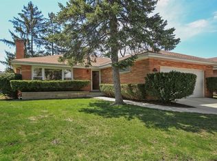 42 Scotdale Rd, La Grange Park, IL 60526