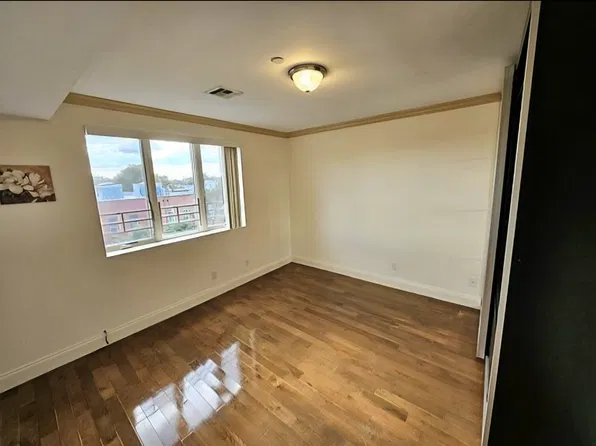 1546 East 12th Street #5, photo 4