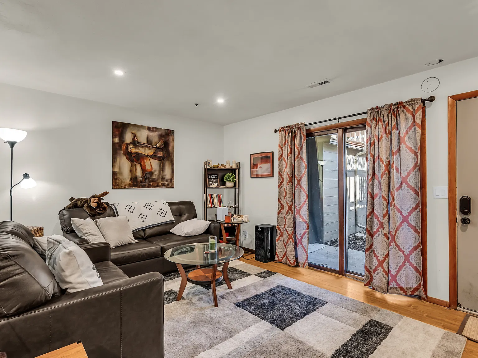 2 bed, 806 sqft, $2,700 — Photo 4