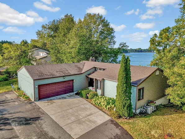 421 N Main St, Center City, MN 55012