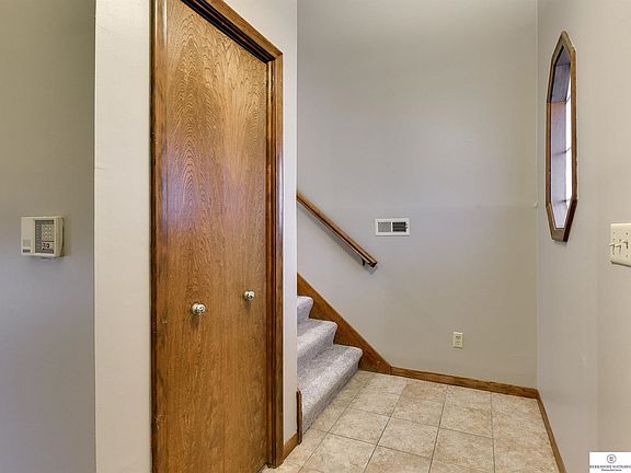 3rd image of 5816 Valley Cir