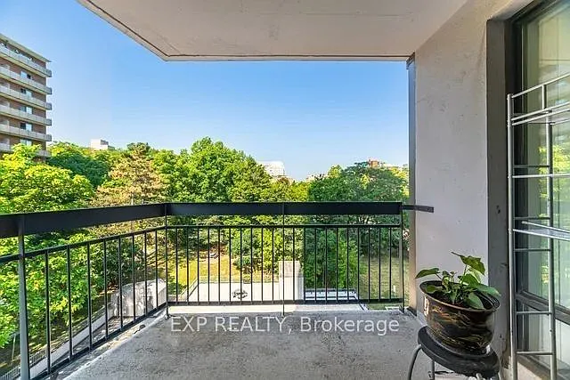 150 Charlton Ave E #608 — Photo 28