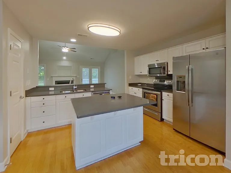 4407 Gladwood Ln — Photo 6