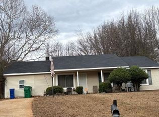 922 Lake Drive Ct, Stone Mountain, GA 30088