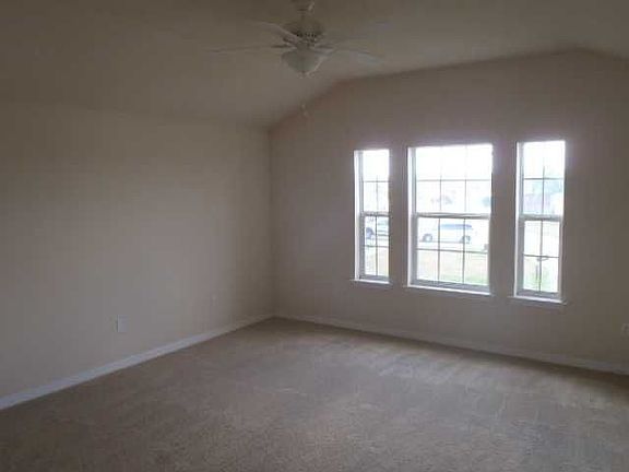 4th image of 3461 E Parc Green St