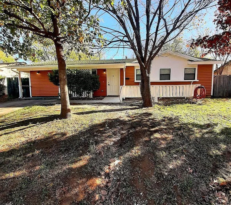 816 Denton Dr