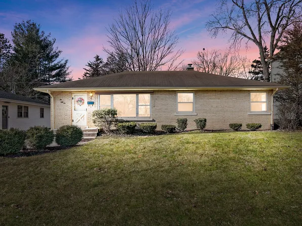 256 N Jackson Rd, Clarendon Hills, IL 60514