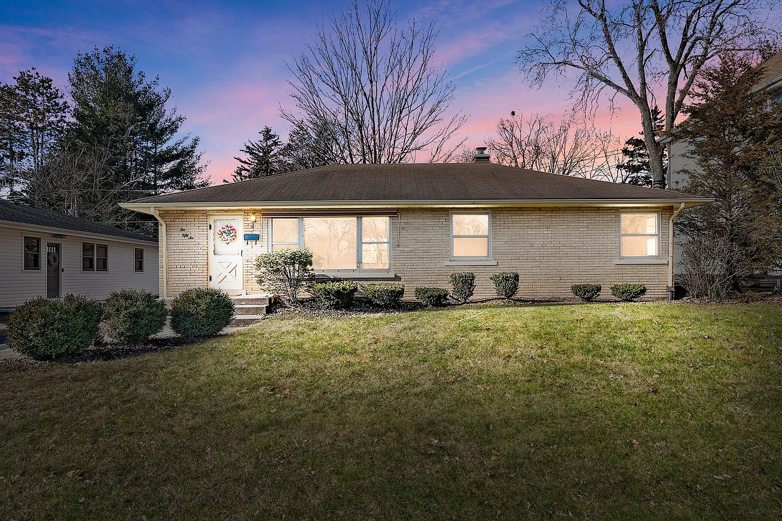 256 N Jackson Rd photo 1