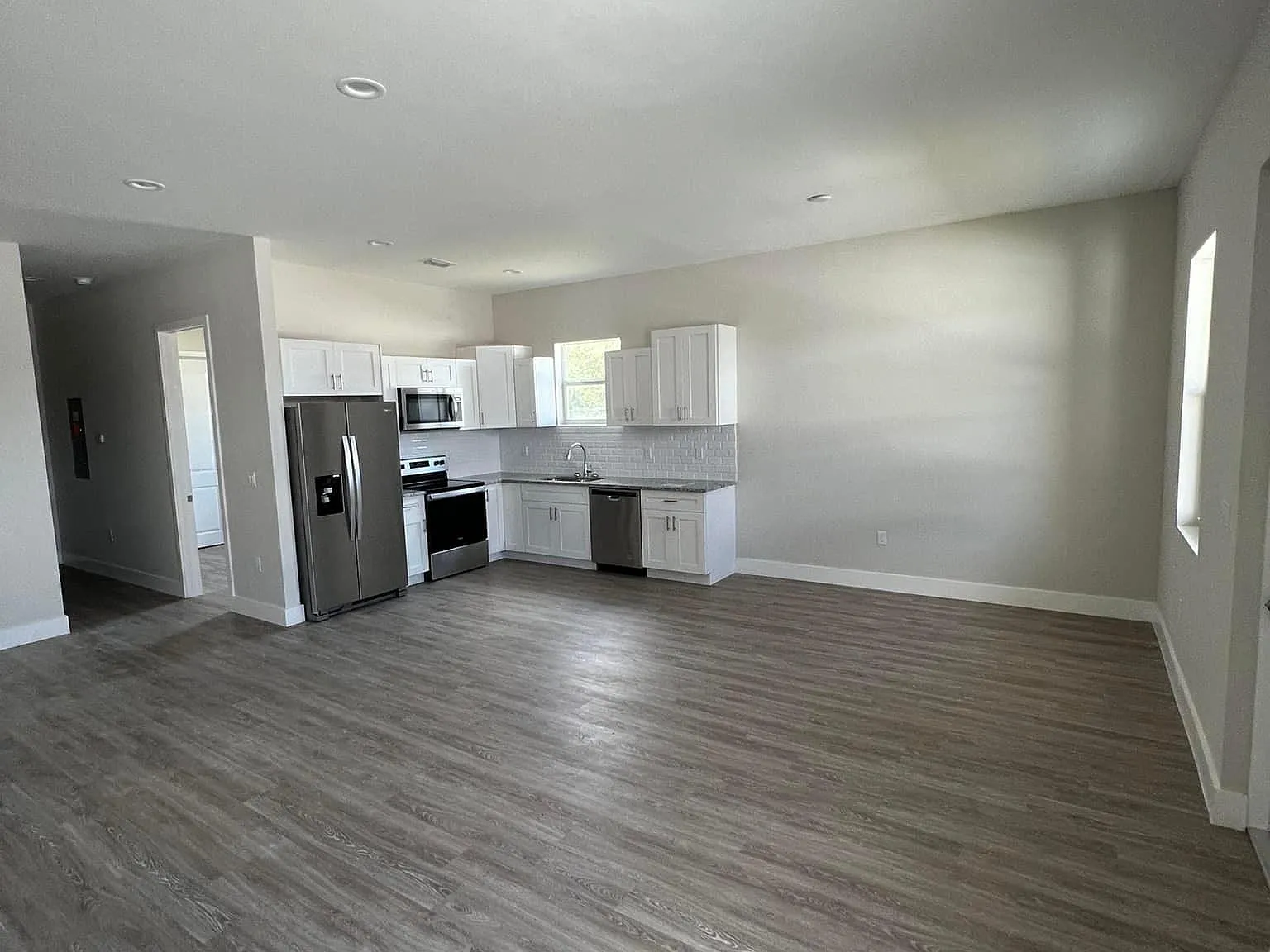 3 bed, 1500 sqft, $1,700 — Photo 3