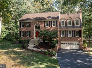 7407 S Reach Dr, Fairfax Station, VA 22039