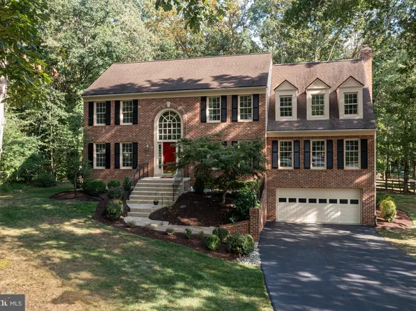 7407 S Reach Dr, Fairfax Station, VA 22039