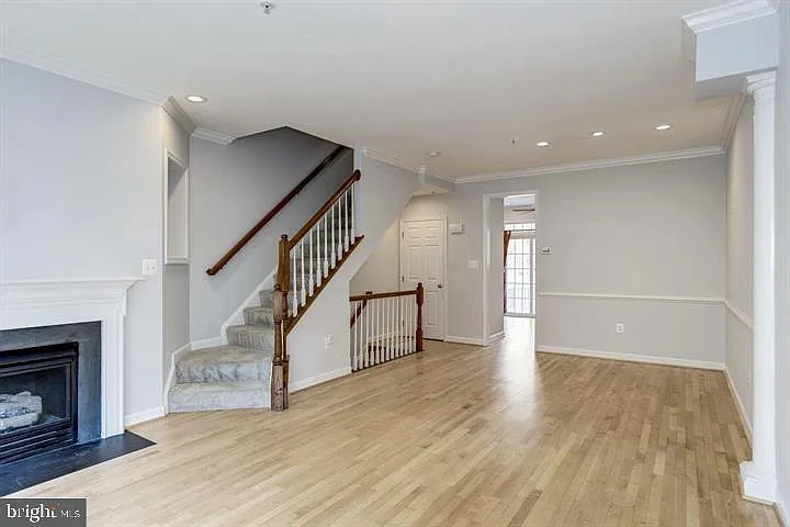 4 bed, 3.5 bath, 2027 sqft, $5,500 — Photo 4