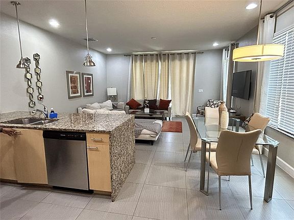 5th image of 1421 Retreat Cir