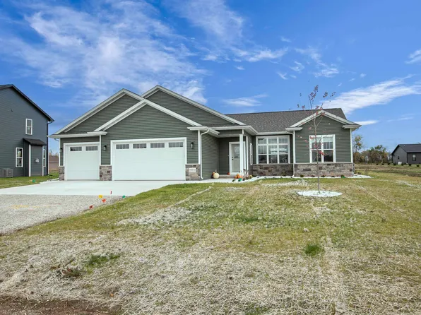 N8034 Oakwood Dr, Sherwood, WI 54169