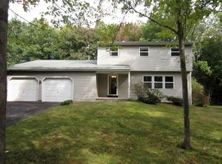 20 Pico Rd, Clifton Park, NY 12065