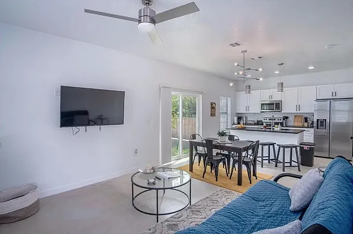 3 bed, 2.5 bath, 1244 sqft, $1,750 — Photo 2