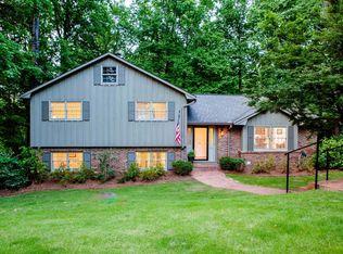 2246 Royal Crest Dr, Birmingham, AL 35216