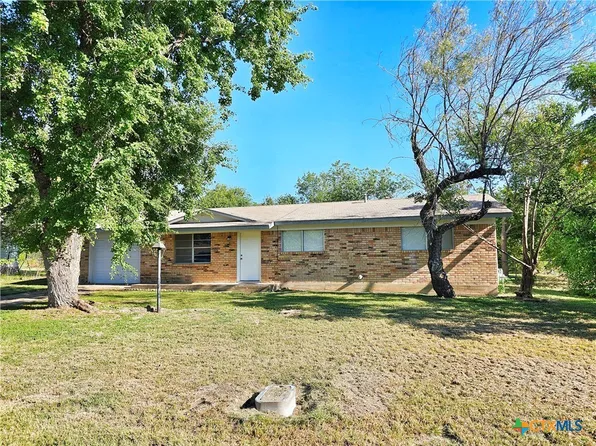 105 Pate Dr, Gatesville, TX 76528