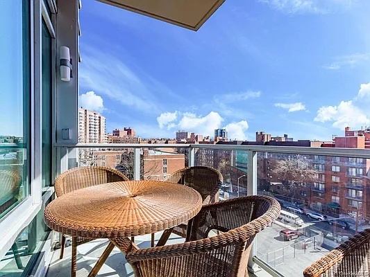 Sold by Re/Max In The City | media 7