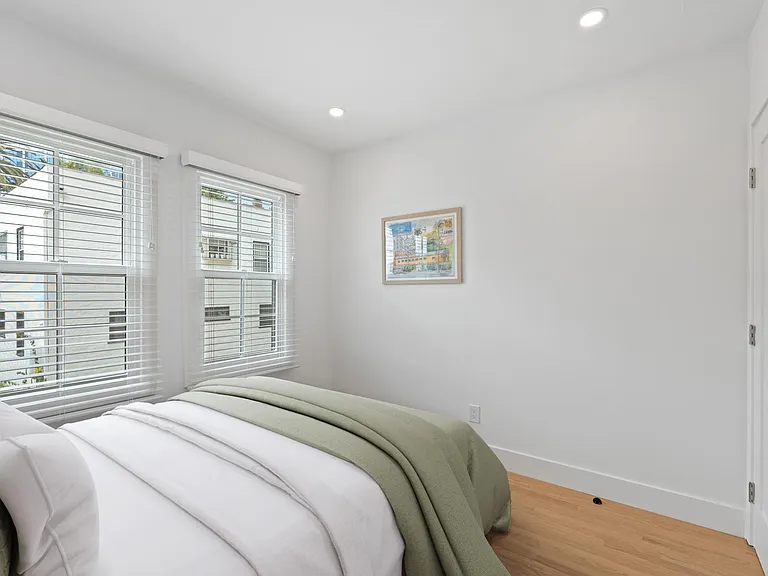 1020 1/2 Carol Dr — Photo 10