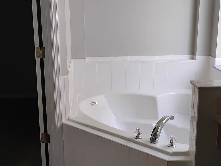 1020 Solana Cir — Photo 9