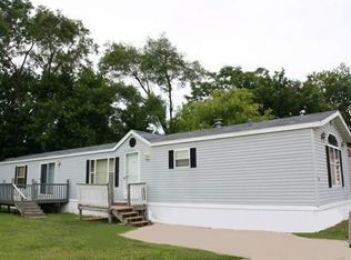 1520 Coachlight Ct, Flint, MI 48532