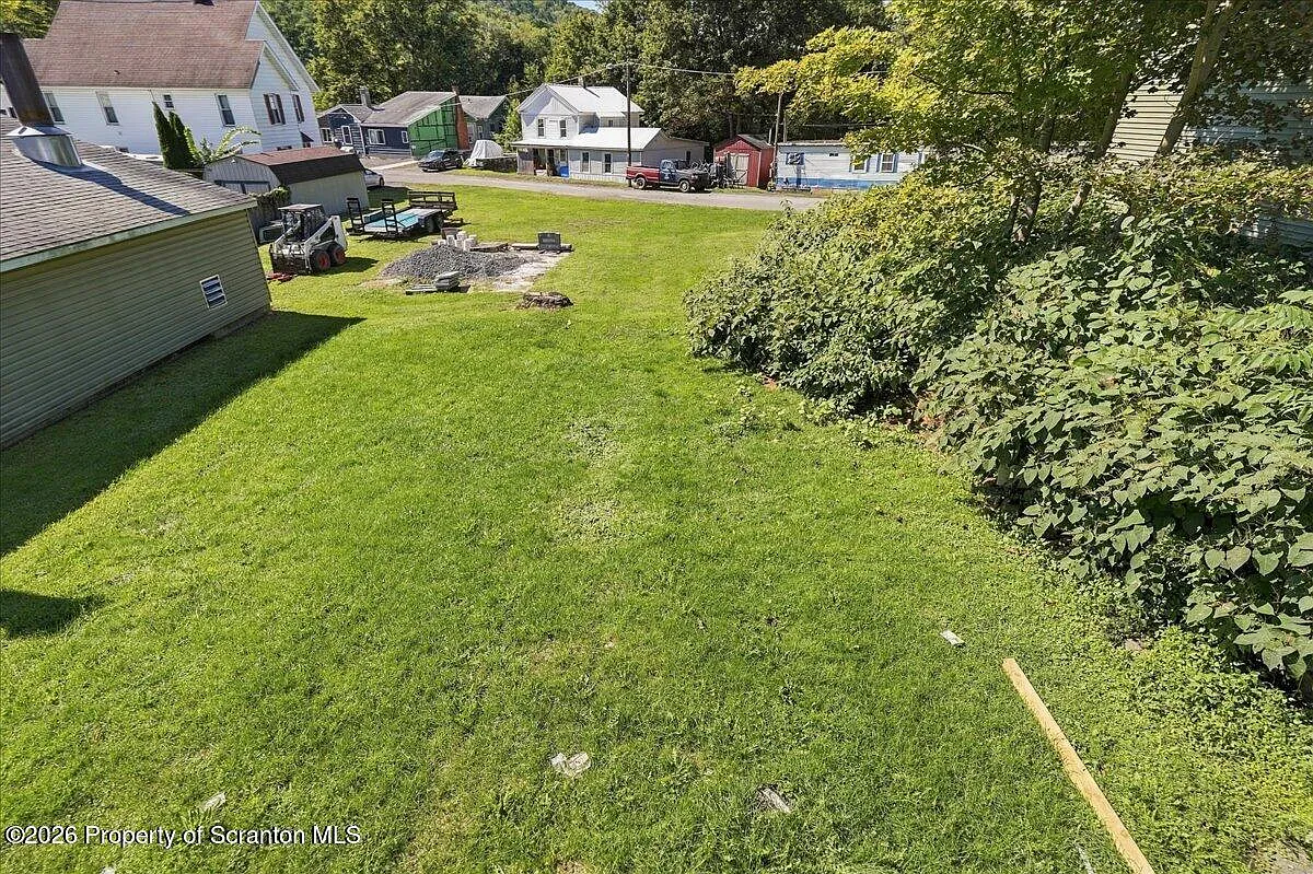 3 bed, 1.0 bath, 1000 sqft, $1,350 — Photo 4