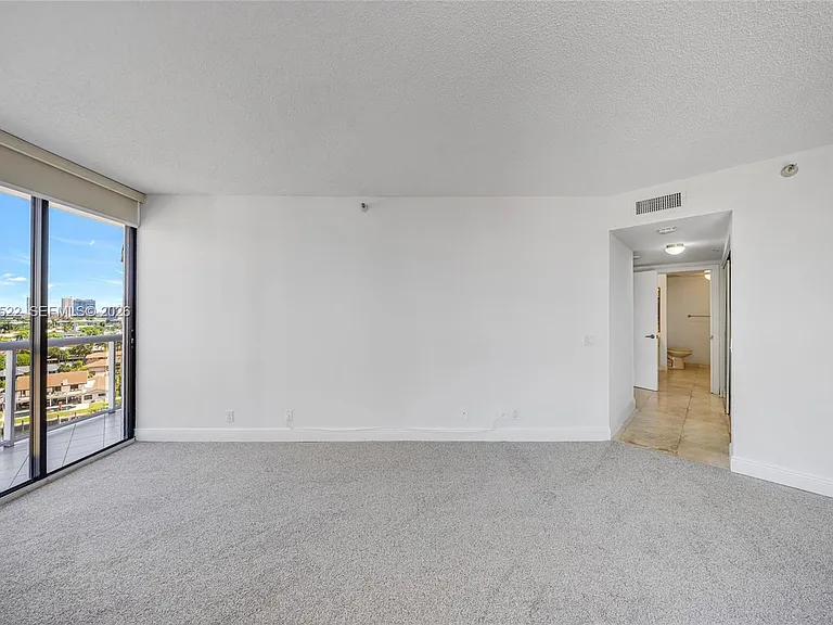 3610 Yacht Club Dr #1016 — Photo 32