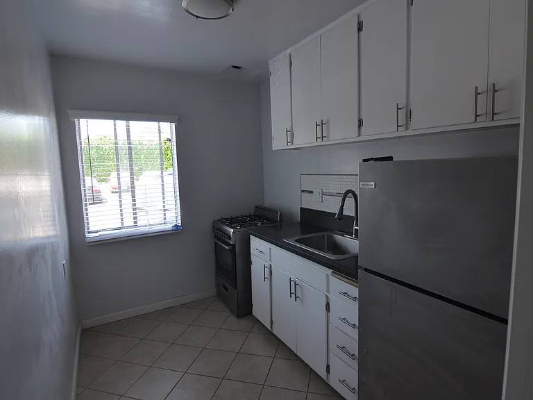 6919 Sepulveda — Photo 20
