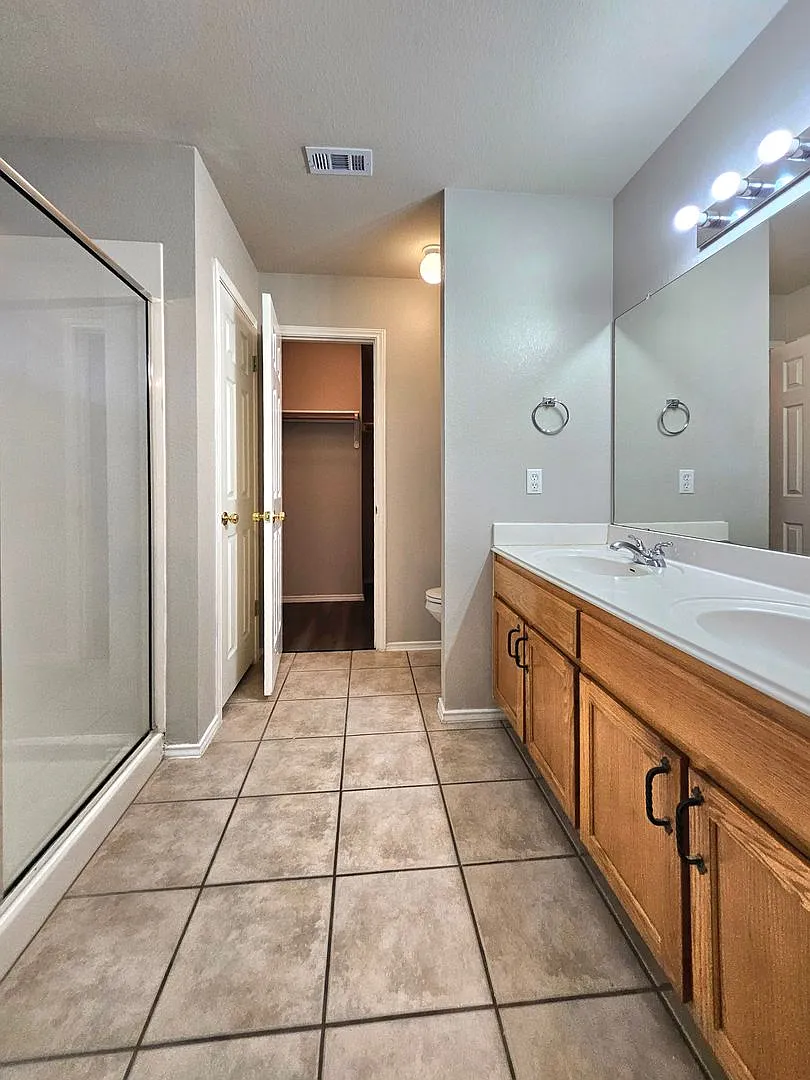 Charming 3 bedroom home — Photo 3