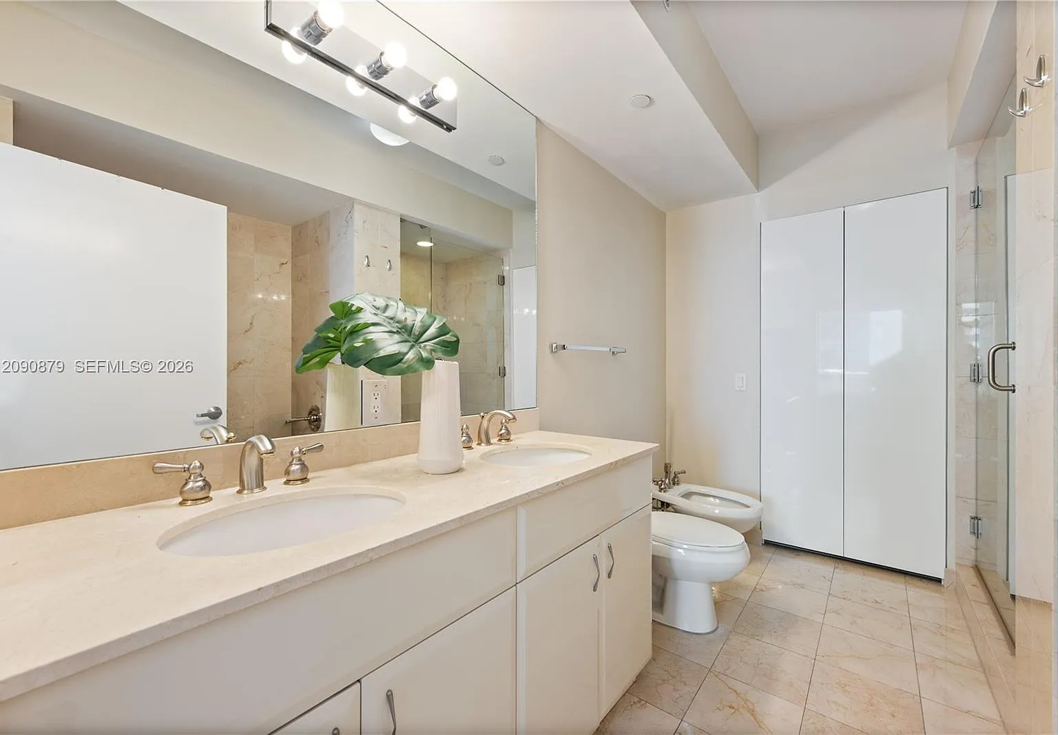 Akoya Condo — Photo 3