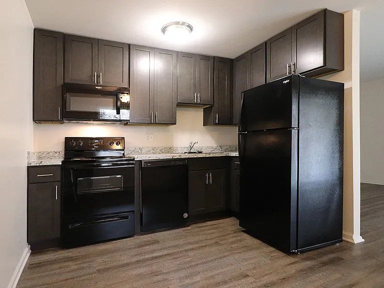 Concord Court Apartments — Photo 4