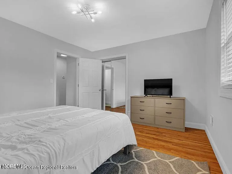 1145 Roe Ave — Photo 8